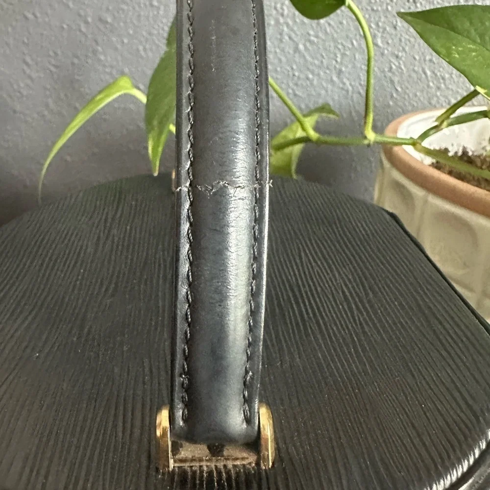 Louis Vuitton Epi Cannes Vanity Handbag Black Cosmetic Case